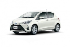 1_Toyota-Vitz-White